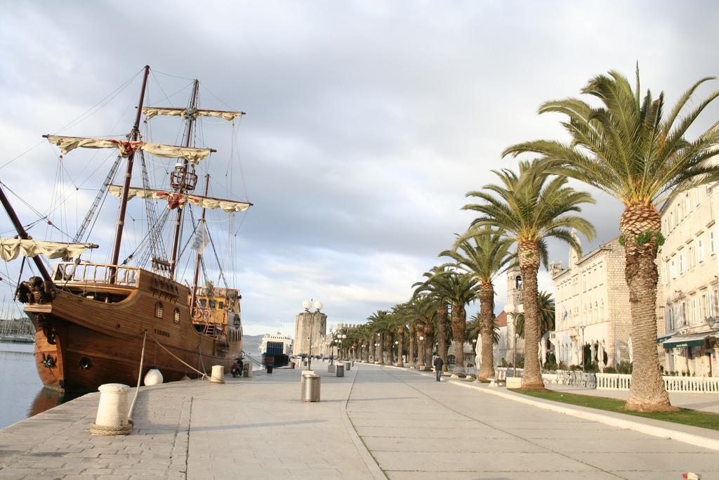 Apartments Old Town Trogir Exterior photo